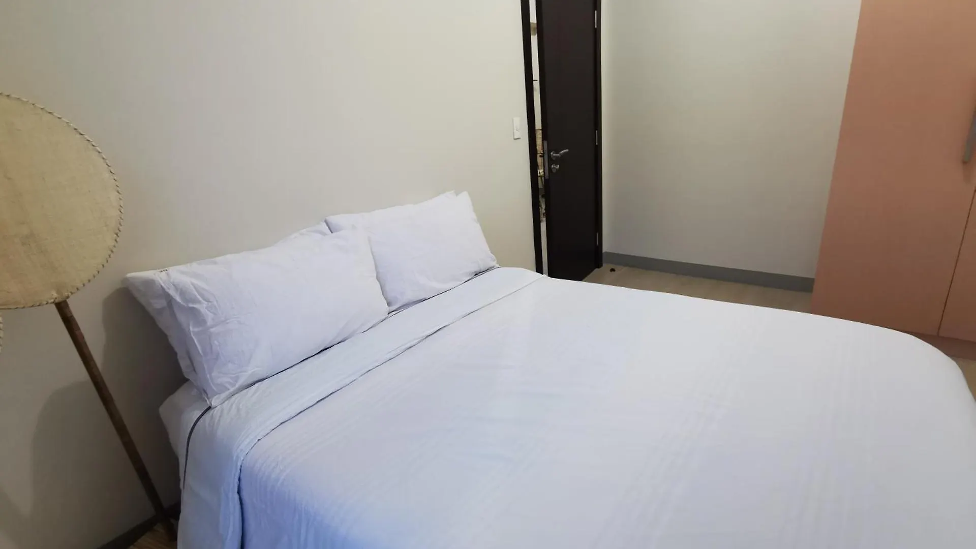 Caleze Properties Uptown Palazzo Bgc One Bedroom Manila Apartment
