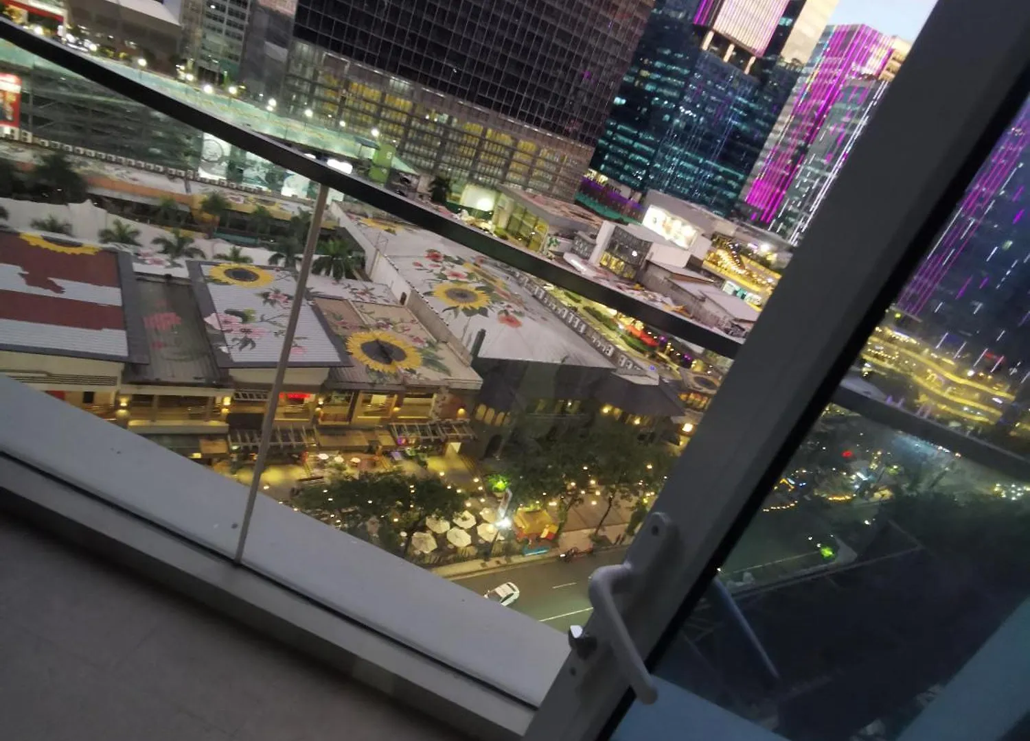 מנילה Caleze Properties Uptown Palazzo Bgc One Bedroom 0*,  הפיליפינים